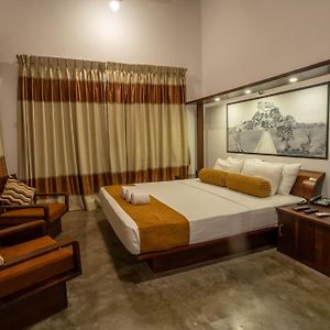 Deluxe Double or Twin Room Lake View